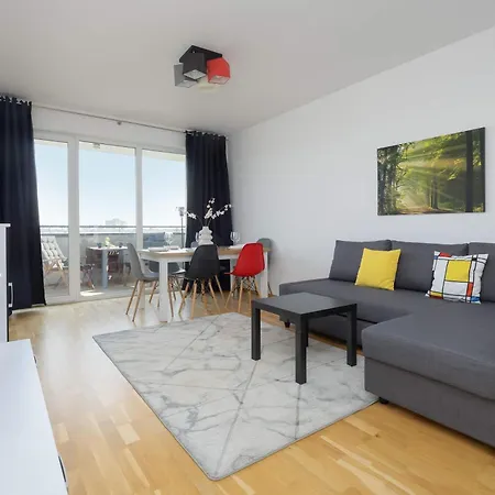 아파트 Modern With A Balcony And 2 Parking Spaces By Renters