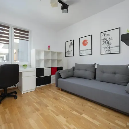 아파트 Modern With A Balcony And 2 Parking Spaces By Renters 바르샤바