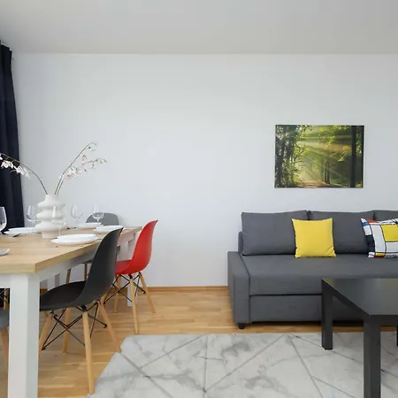 Modern With A Balcony And 2 Parking Spaces By Renters Appartement Varsovie
