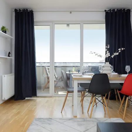 Modern With A Balcony And 2 Parking Spaces By Renters *