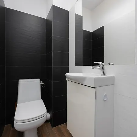 Modern With A Balcony And 2 Parking Spaces By Renters Varsovie