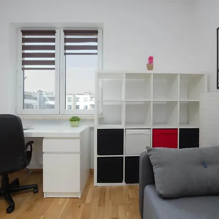 Modern With A Balcony And 2 Parking Spaces By Renters